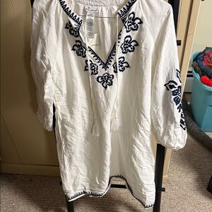 #4 NWT small Tommy  Bahama White linen embroidery with navy